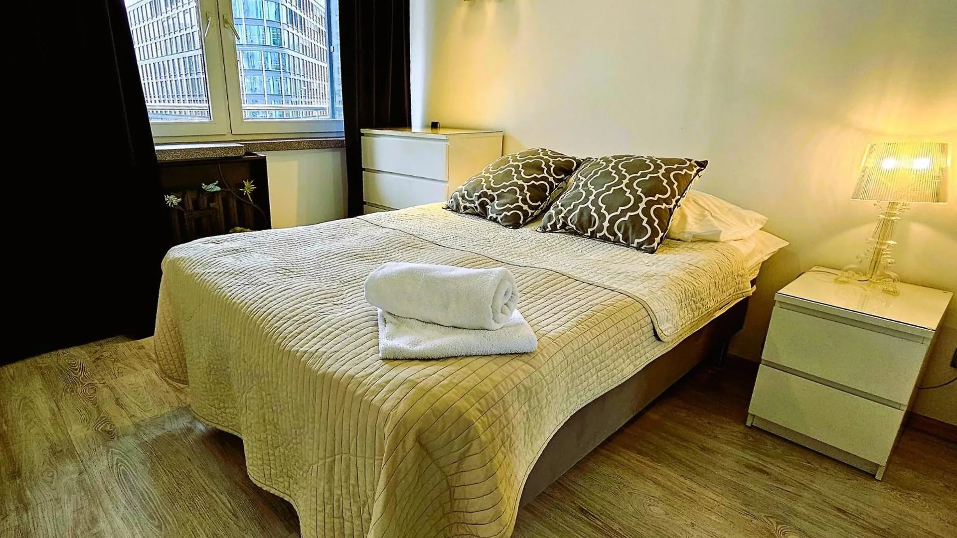 Golden View Apartment Warsaw Poland
